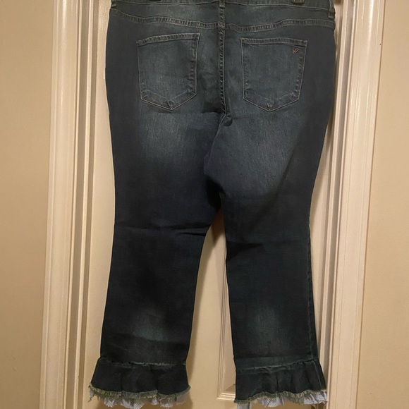 William Rast jeans with ruffle - Picture 2 of 9